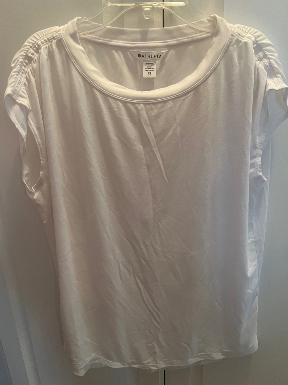 Athleta Getaway White Short-Sleeve Gathered Shoulder Tee
